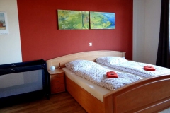 Ferienwohnung-Bautzen-Natuerlich-Schlafzimmer-II